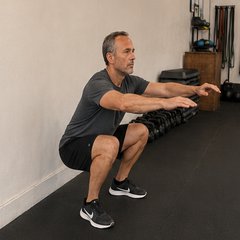 Sentadilla con pausa — ejercicio de rodilla