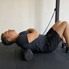Extensión torácica con foam roller — ejercicio de columna torácica